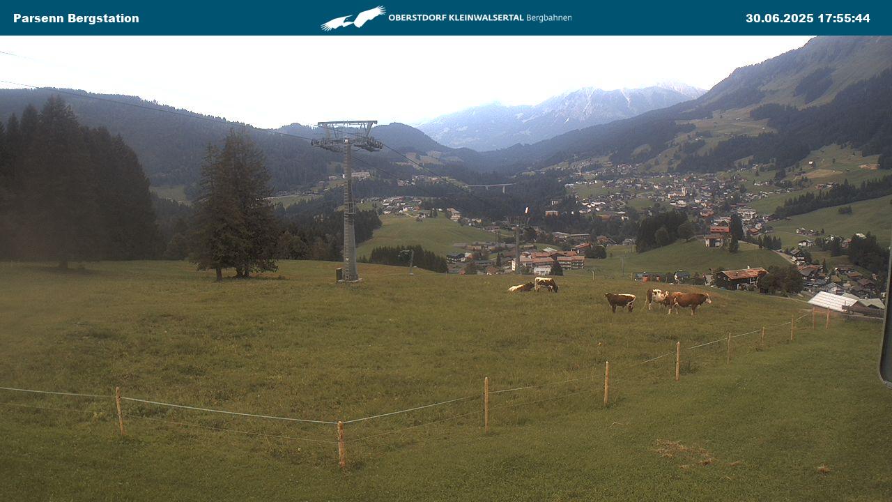 webcam.bild: Heuberg Arena - Parsenn Bergstation