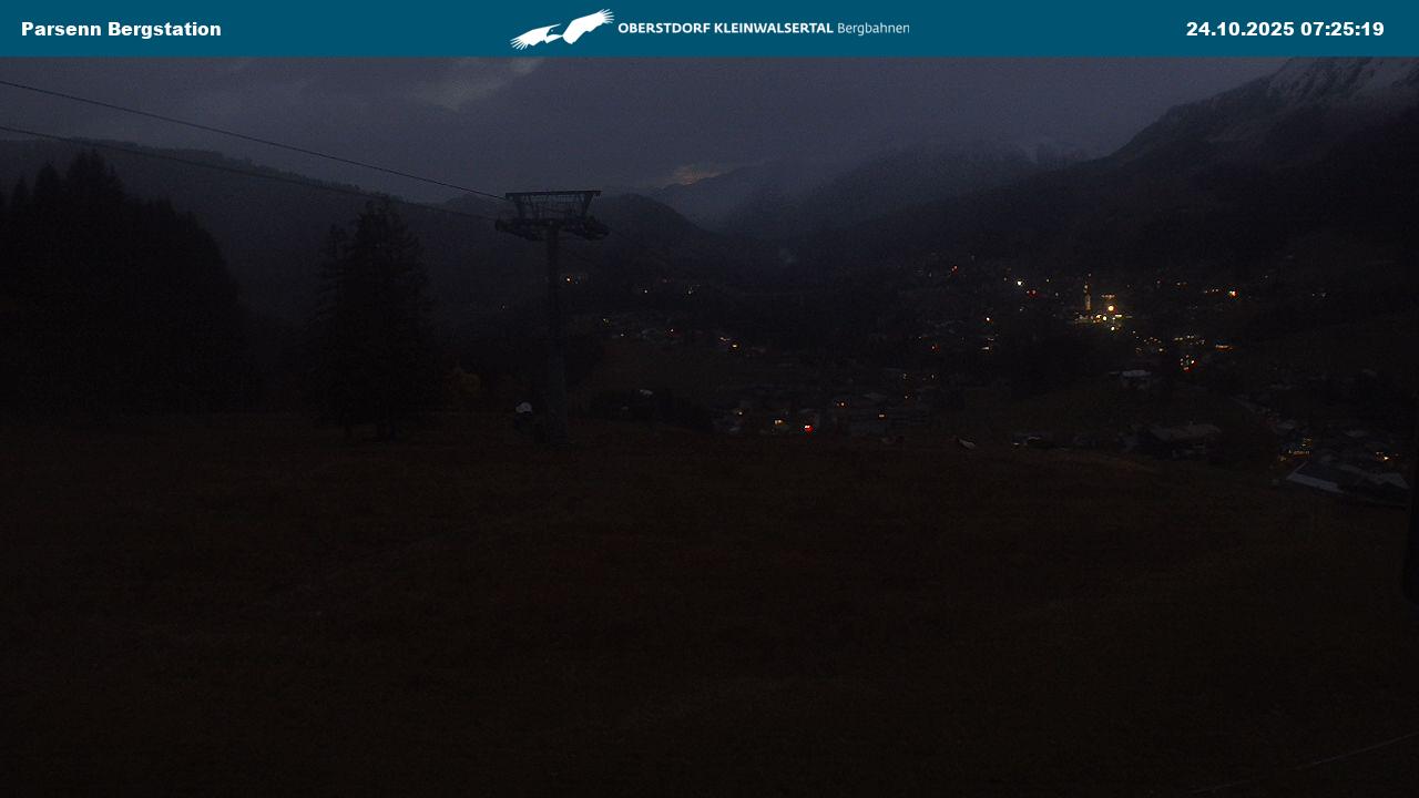 webcam.bild: Heuberg Arena - Parsenn Bergstation