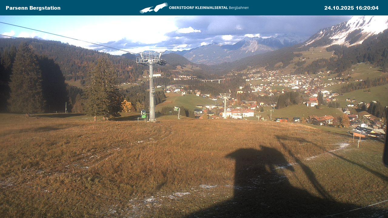 webcam.bild: Heuberg Arena - Parsenn Bergstation