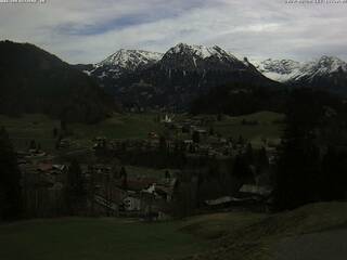 Webcam Allgäu - Oberstdorf - Blick vom Geißberg auf Tiefenbach und oberhalb Wasach. Im Hintergrund das Rubihorn und das Nebelhorn (Bergstation)